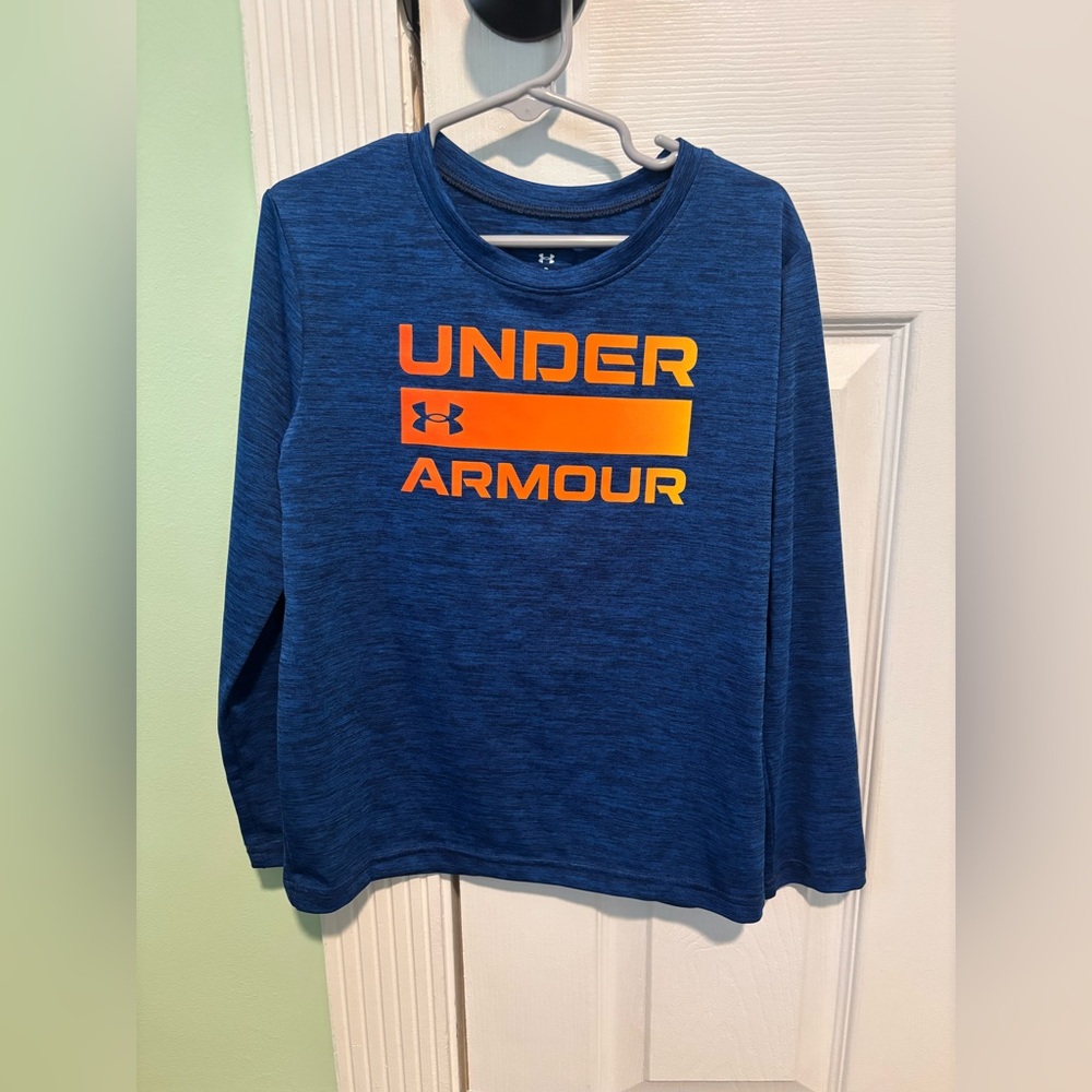 Boys sunder Armour Shirt